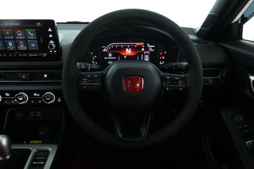 https://vehicle-cdn.autoleague.cloud/30353_61038992_20.jpg