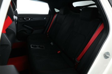 https://vehicle-cdn.autoleague.cloud/30353_61038992_32.jpg