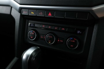 https://vehicle-cdn.autoleague.cloud/30353_61039022_26.jpg