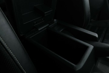 https://vehicle-cdn.autoleague.cloud/30353_61039022_30.jpg
