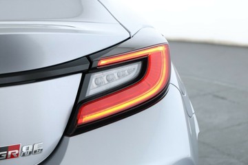 https://vehicle-cdn.autoleague.cloud/30353_61039047_16.jpg