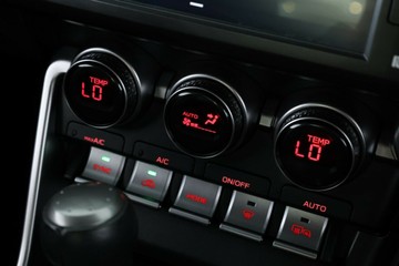 https://vehicle-cdn.autoleague.cloud/30353_61039047_27.jpg