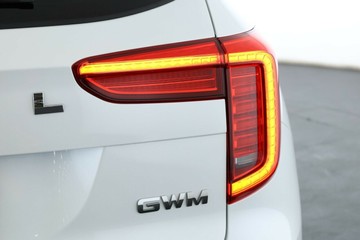 https://vehicle-cdn.autoleague.cloud/30353_61039084_15.jpg