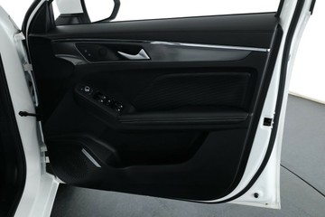 https://vehicle-cdn.autoleague.cloud/30353_61039084_18.jpg