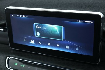 https://vehicle-cdn.autoleague.cloud/30353_61039084_26.jpg