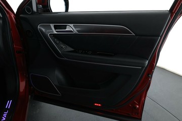 https://vehicle-cdn.autoleague.cloud/30353_61039090_18.jpg