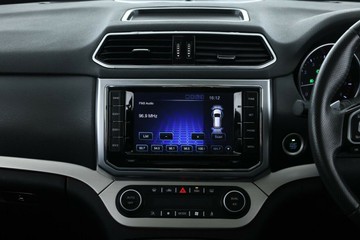https://vehicle-cdn.autoleague.cloud/30353_61039090_24.jpg