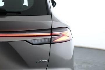 https://vehicle-cdn.autoleague.cloud/30353_61039104_16.jpg