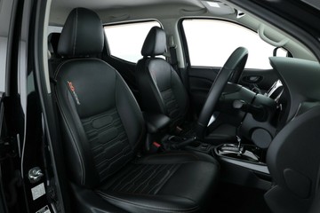 https://vehicle-cdn.autoleague.cloud/30353_61039106_18.jpg