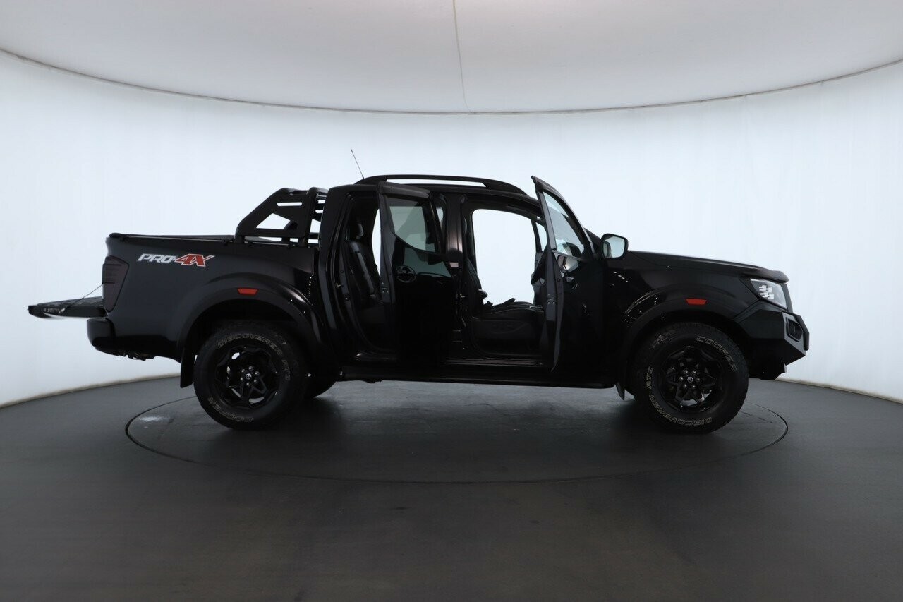 Nissan Navara image 2