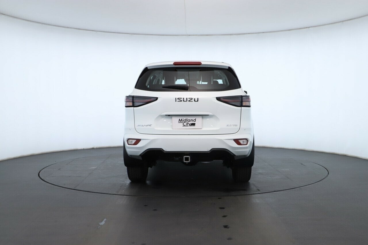 Isuzu Mu-x image 3