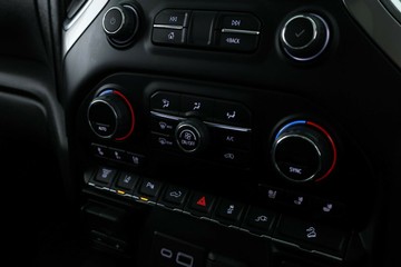 https://vehicle-cdn.autoleague.cloud/30353_61039176_27.jpg