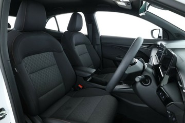 https://vehicle-cdn.autoleague.cloud/30353_61039302_19.jpg