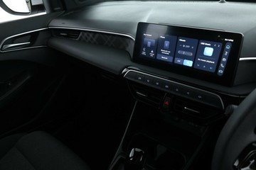 https://vehicle-cdn.autoleague.cloud/30353_61039302_23.jpg