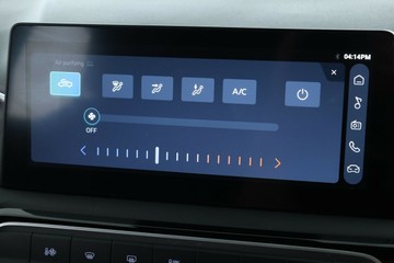 https://vehicle-cdn.autoleague.cloud/30353_61039302_25.jpg
