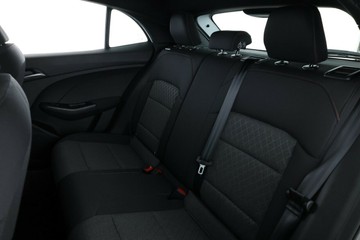 https://vehicle-cdn.autoleague.cloud/30353_61039302_34.jpg
