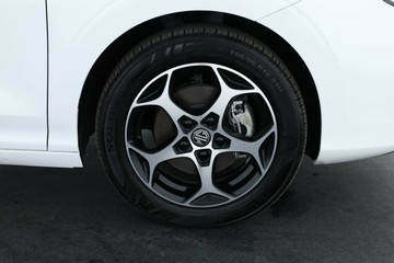 https://vehicle-cdn.autoleague.cloud/30353_61039302_4.jpg