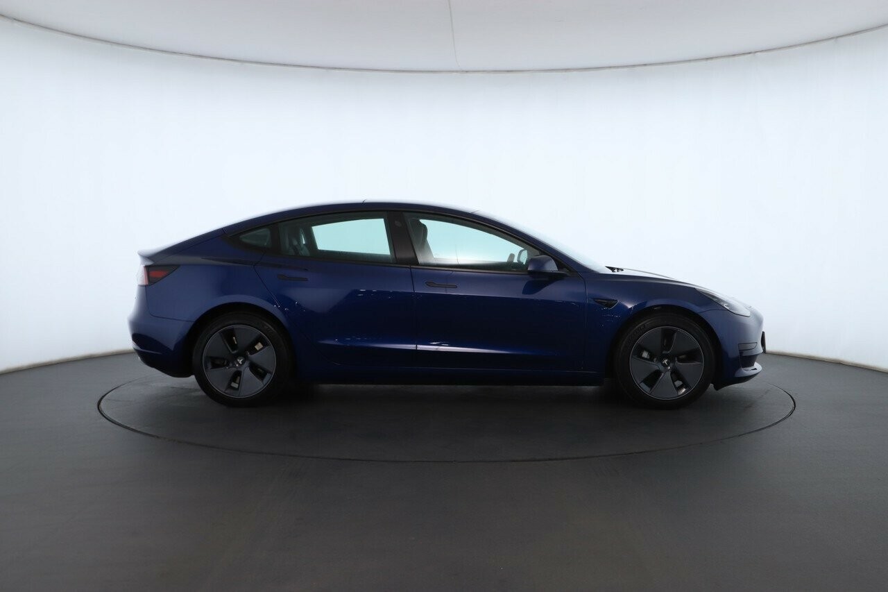 Tesla Model 3 image 3