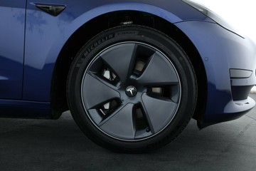 https://vehicle-cdn.autoleague.cloud/30353_61039387_4.jpg