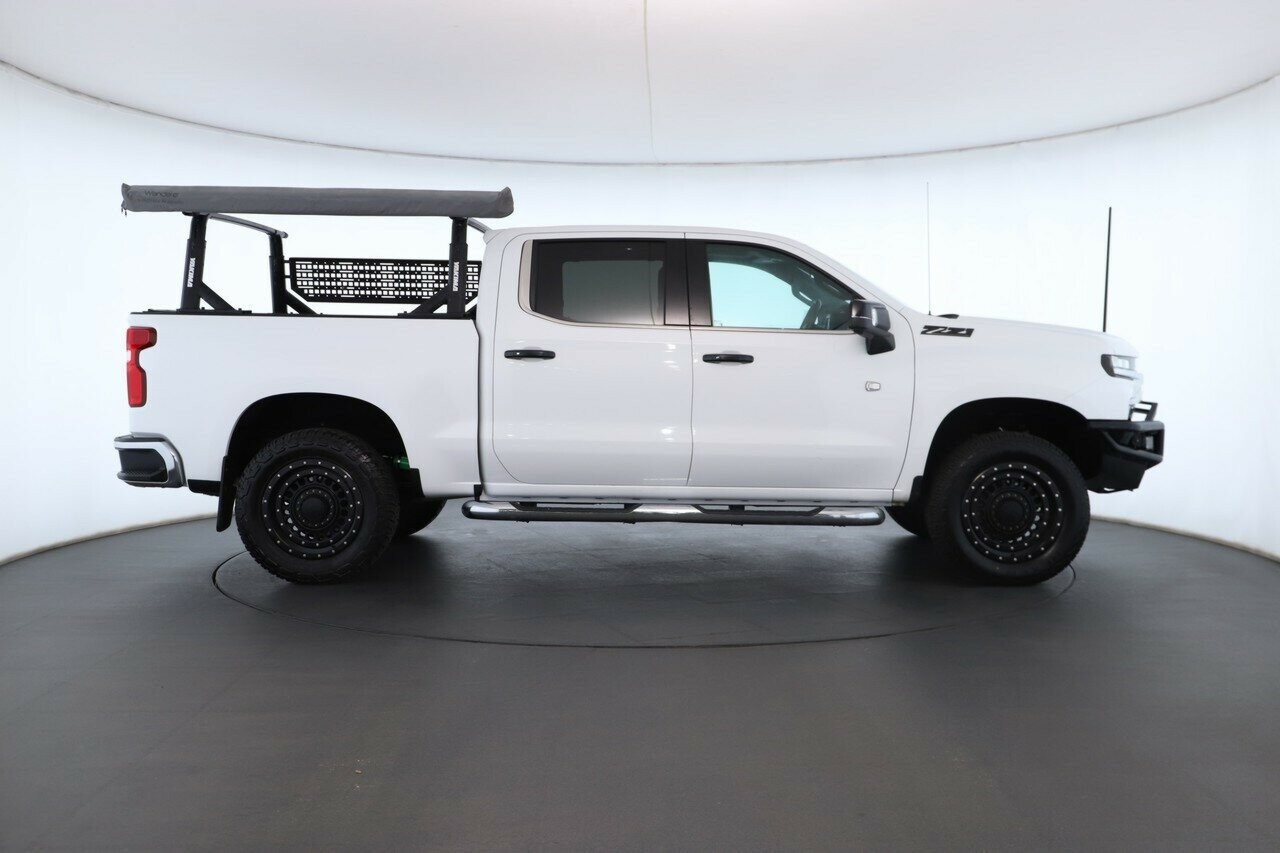 Chevrolet Silverado image 3