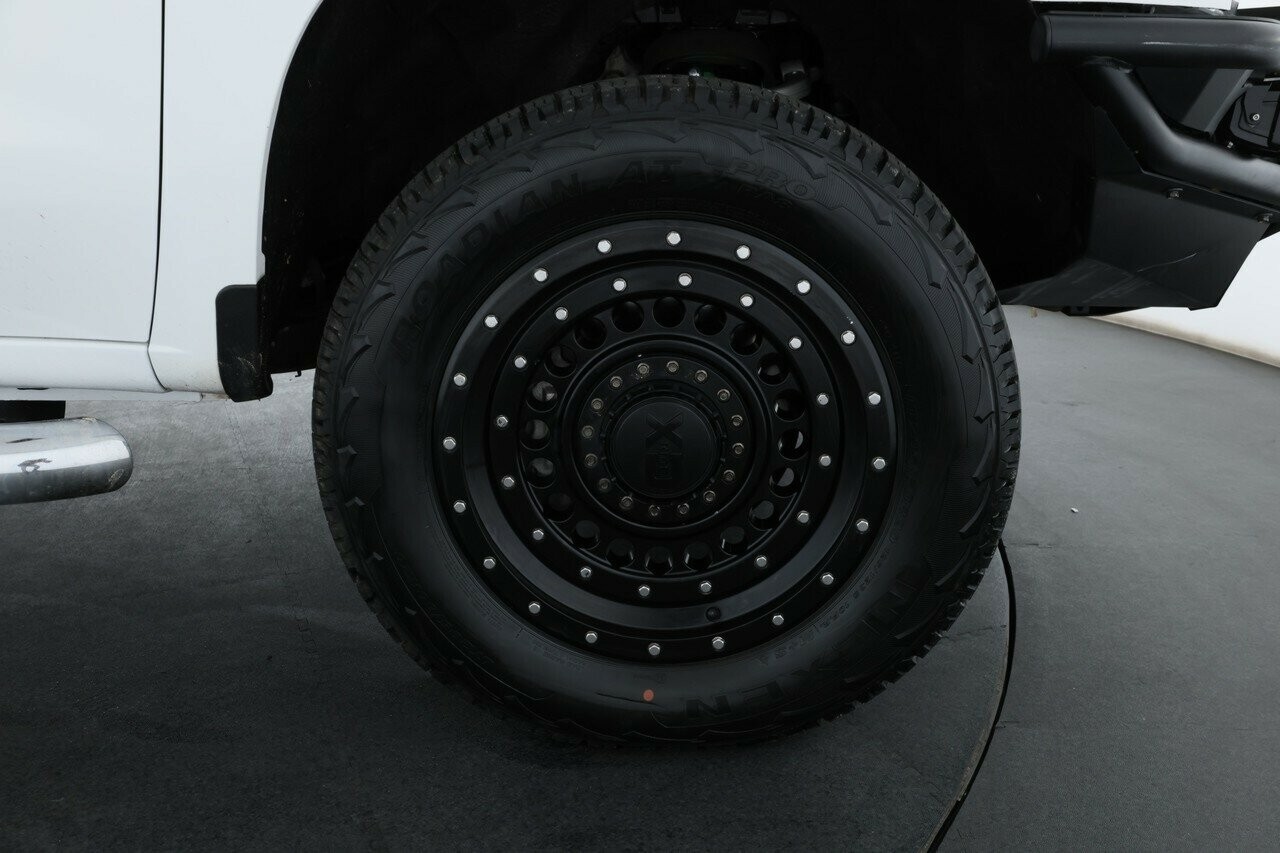 Chevrolet Silverado image 4