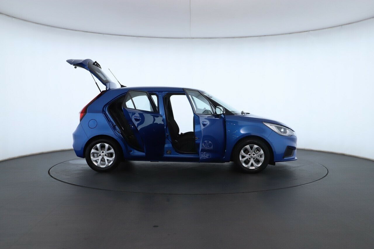 MG Mg3 image 2