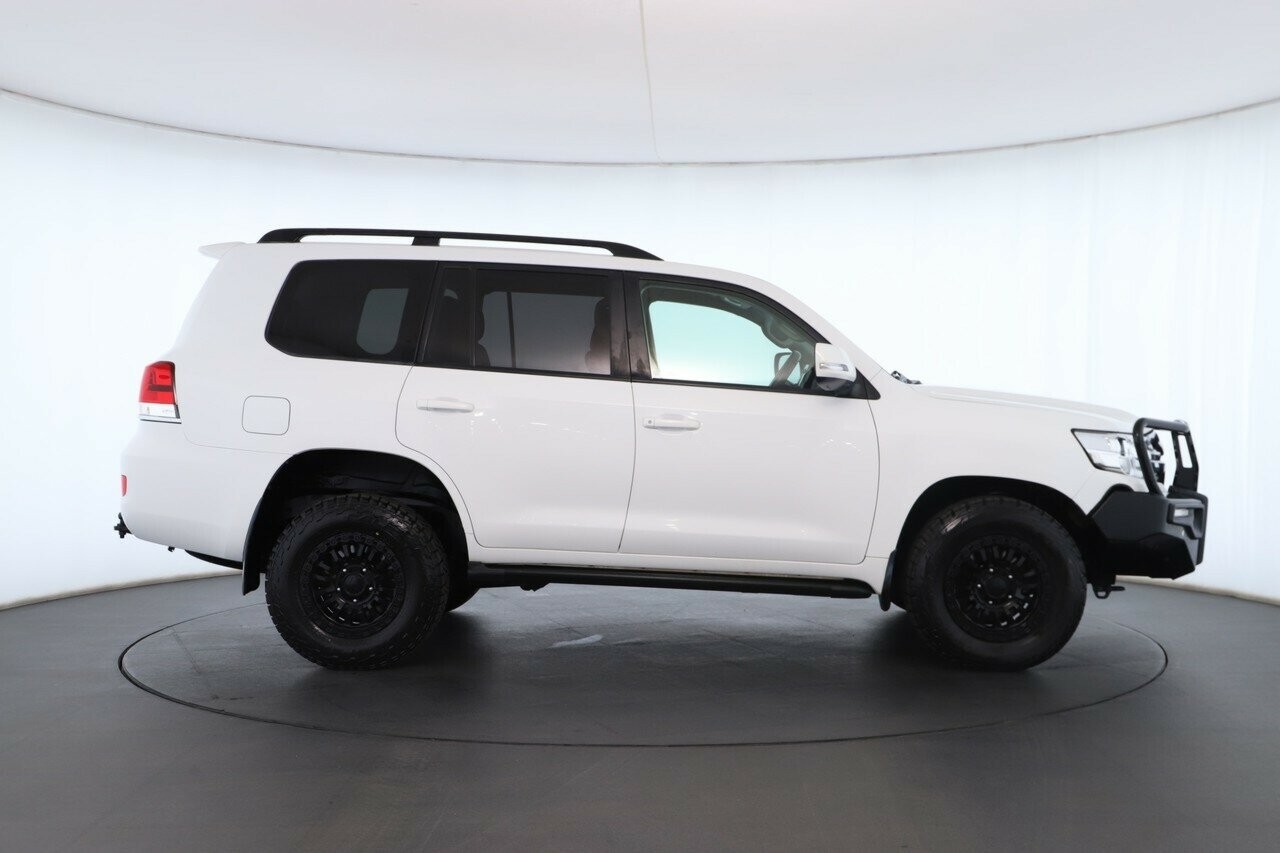 Toyota Landcruiser image 3