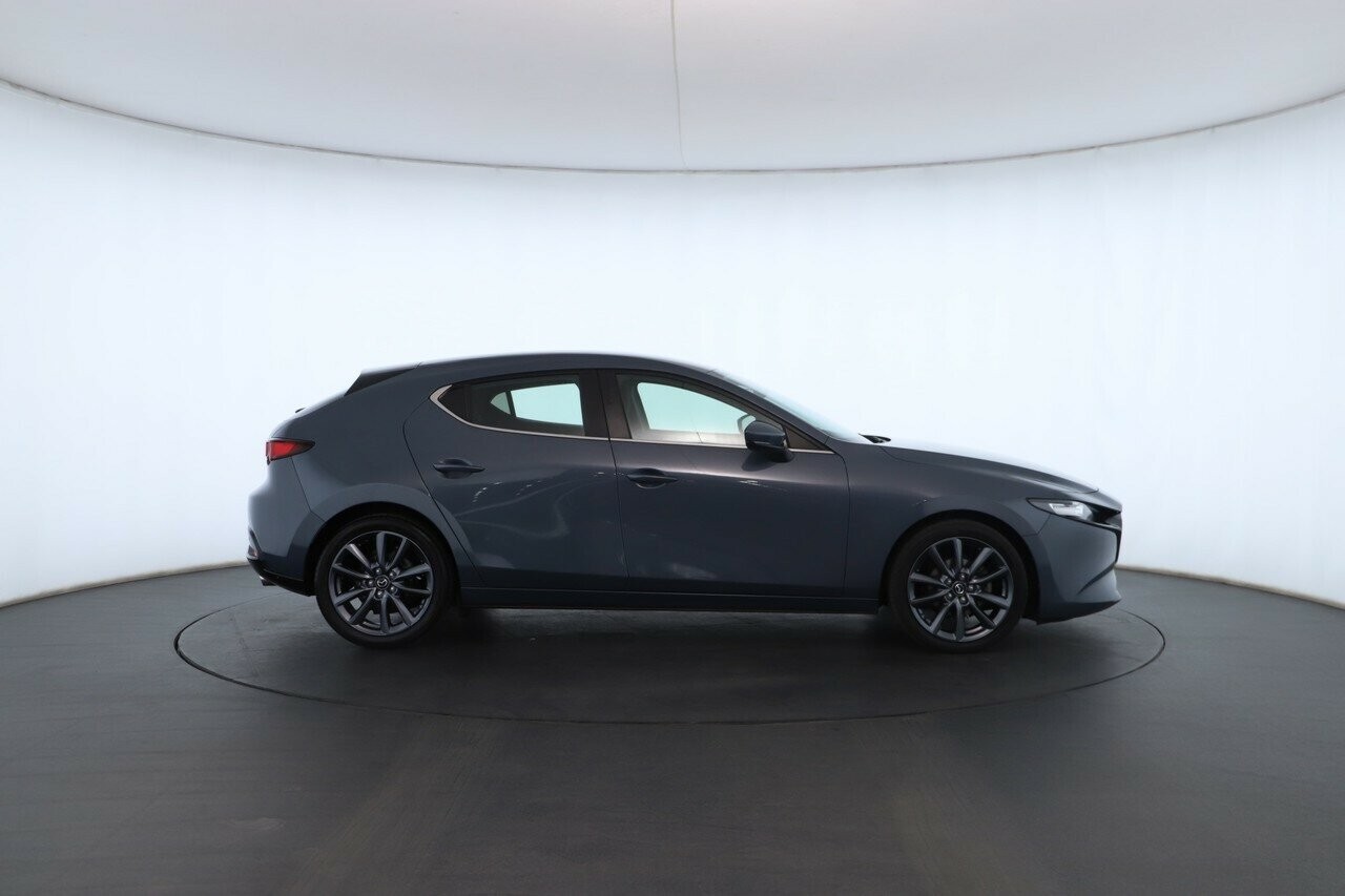 Mazda 3 image 3