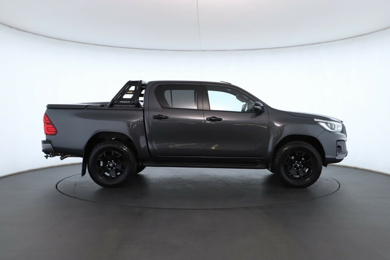 Toyota Hilux image 3