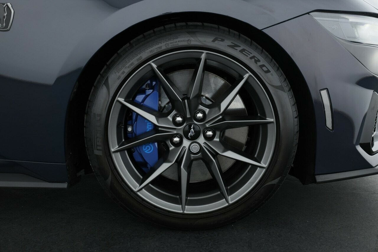 Ford Mustang image 4