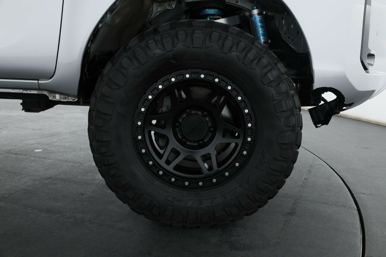 Toyota Hilux image 4