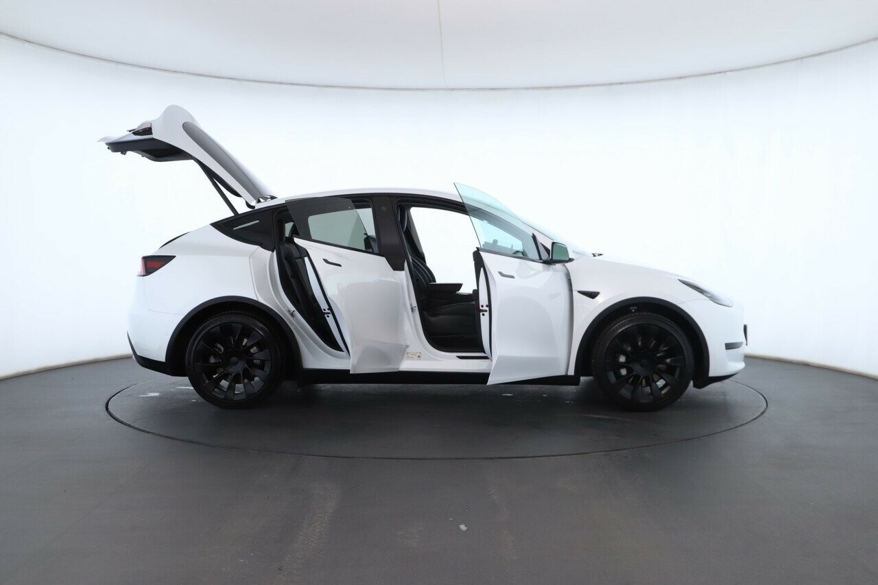 Tesla Model Y image 2