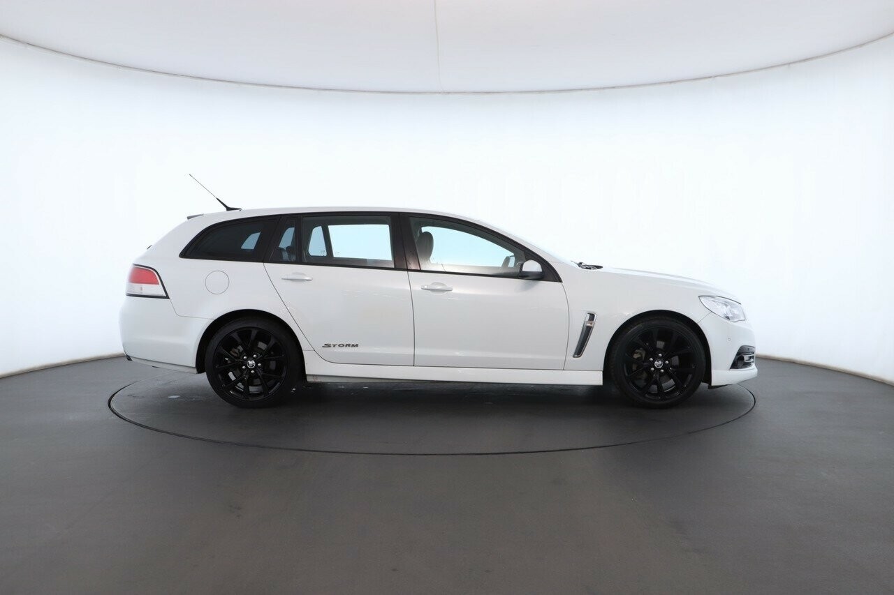 Holden Commodore image 3