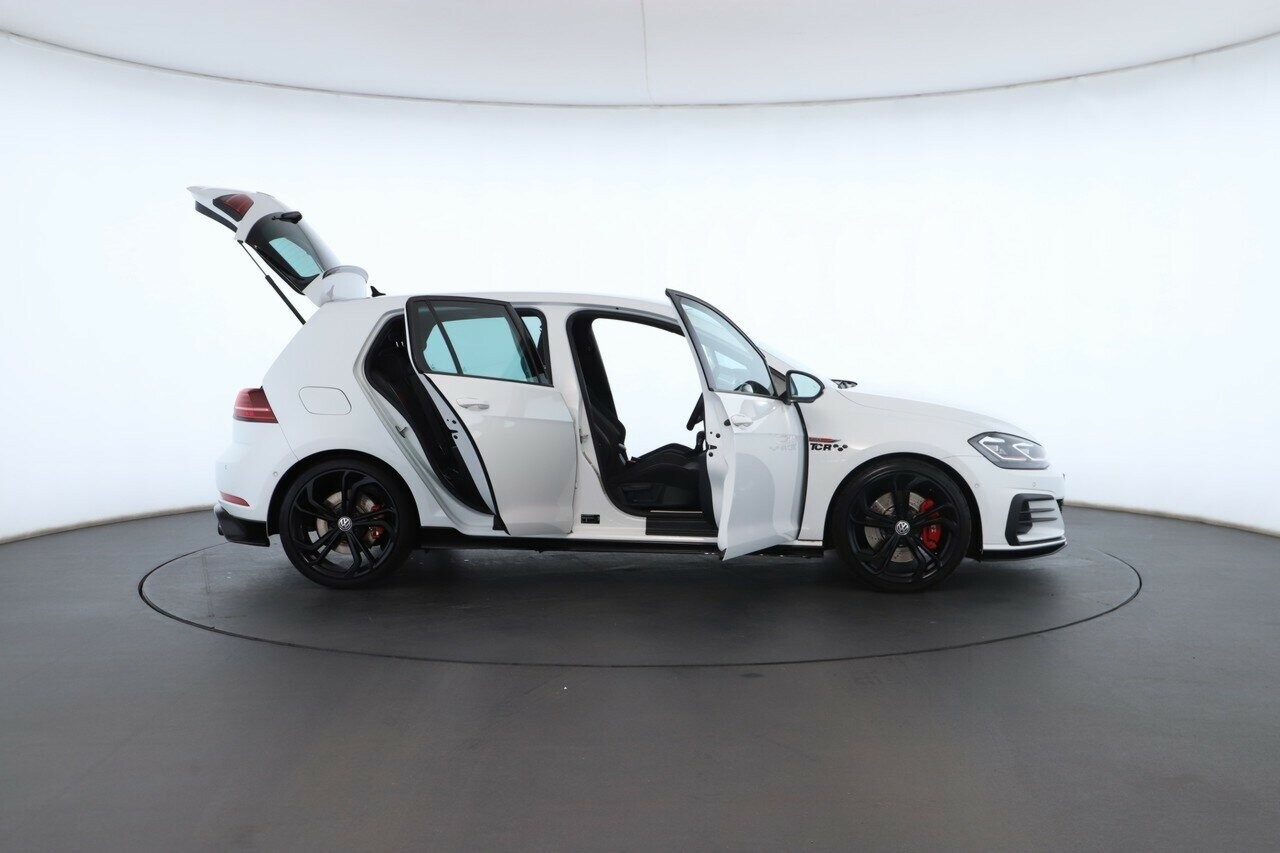 Volkswagen Golf image 2