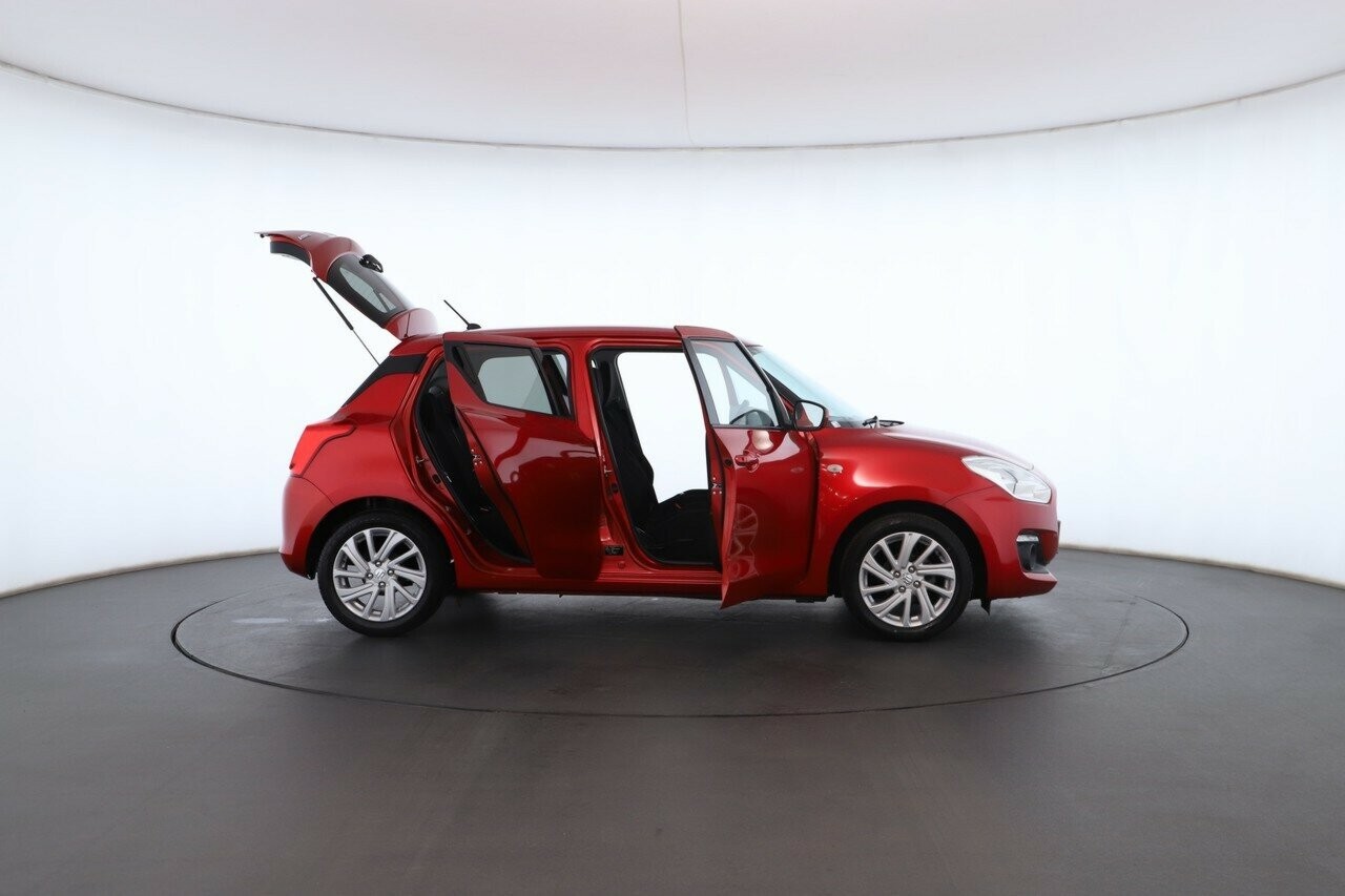 Suzuki Swift image 2