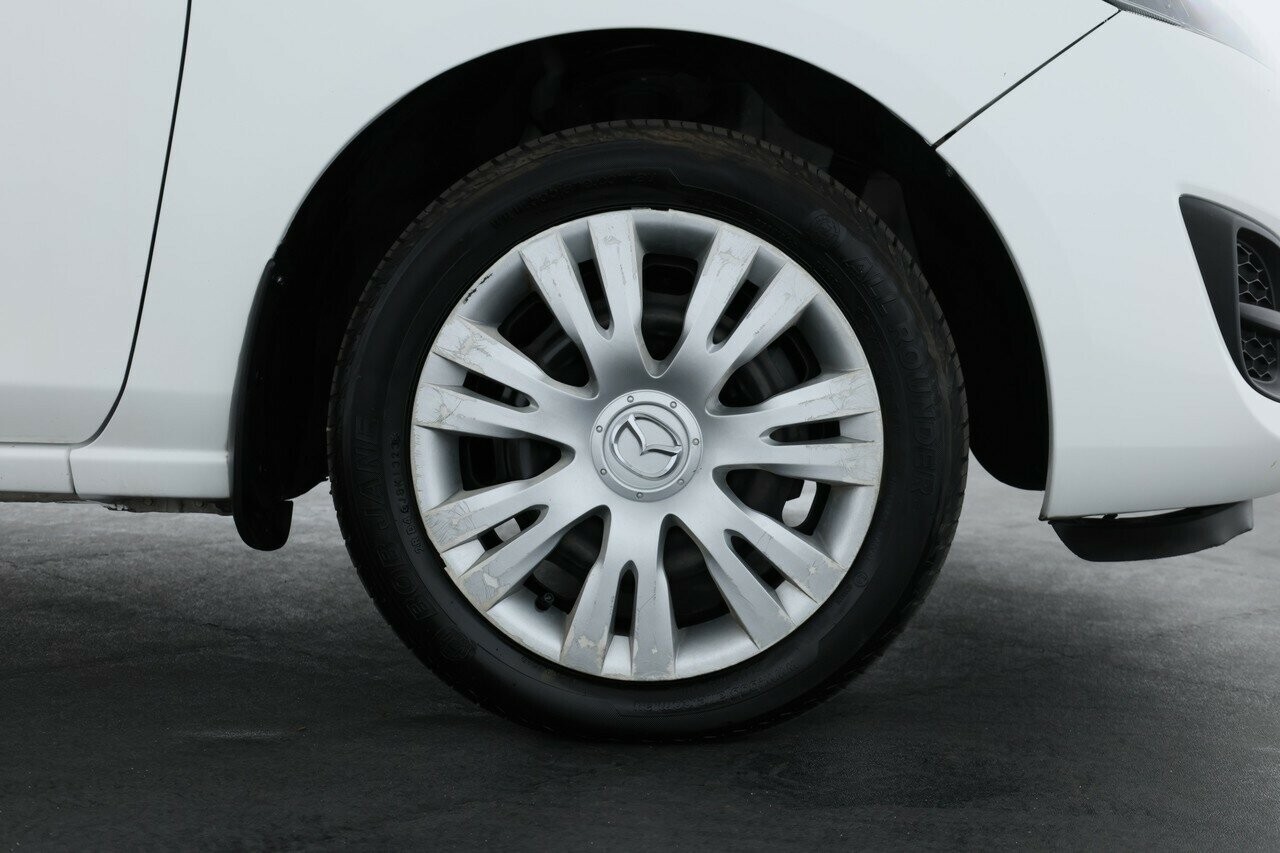 Mazda 2 image 4