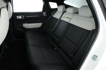 https://vehicle-cdn.autoleague.cloud/30354_31013132_32.jpg