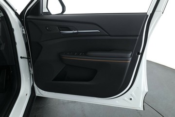 https://vehicle-cdn.autoleague.cloud/30354_31025479_32.jpg