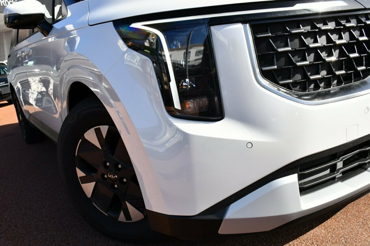 Kia Carnival image 2