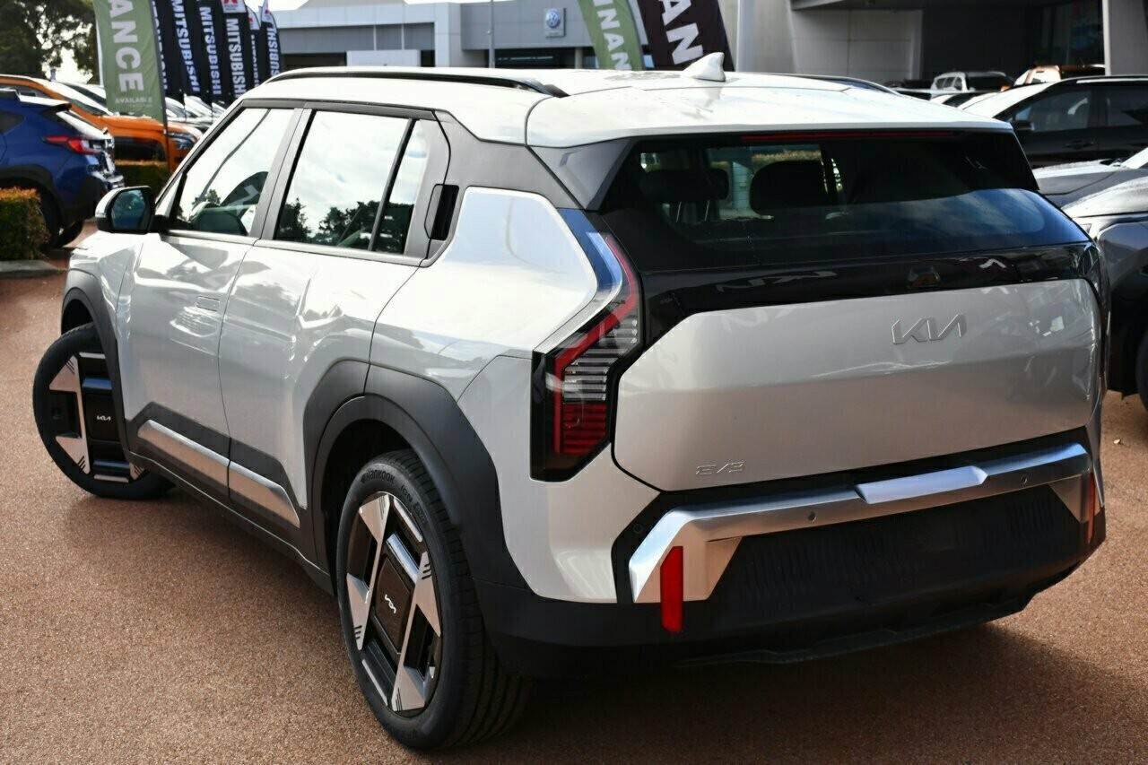 Kia Ev3 image 3