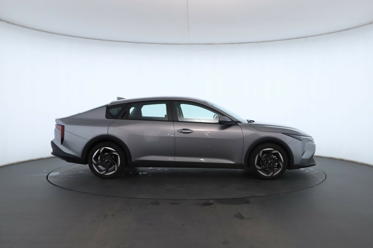 Kia K4 image 3