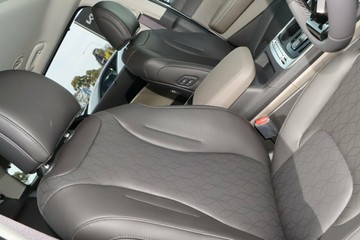 https://vehicle-cdn.autoleague.cloud/30354_31197408_10.jpg