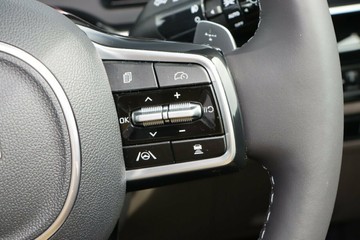 https://vehicle-cdn.autoleague.cloud/30354_31197408_14.jpg