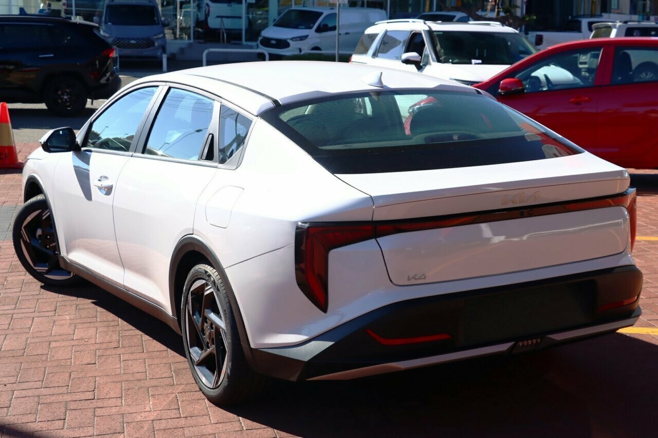 Kia K4 image 3