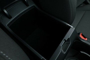 https://vehicle-cdn.autoleague.cloud/30354_31261367_30.jpg