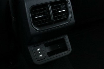 https://vehicle-cdn.autoleague.cloud/30354_31261367_34.jpg