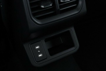 https://vehicle-cdn.autoleague.cloud/30354_31275699_35.jpg