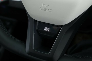 https://vehicle-cdn.autoleague.cloud/30354_31307845_31.jpg