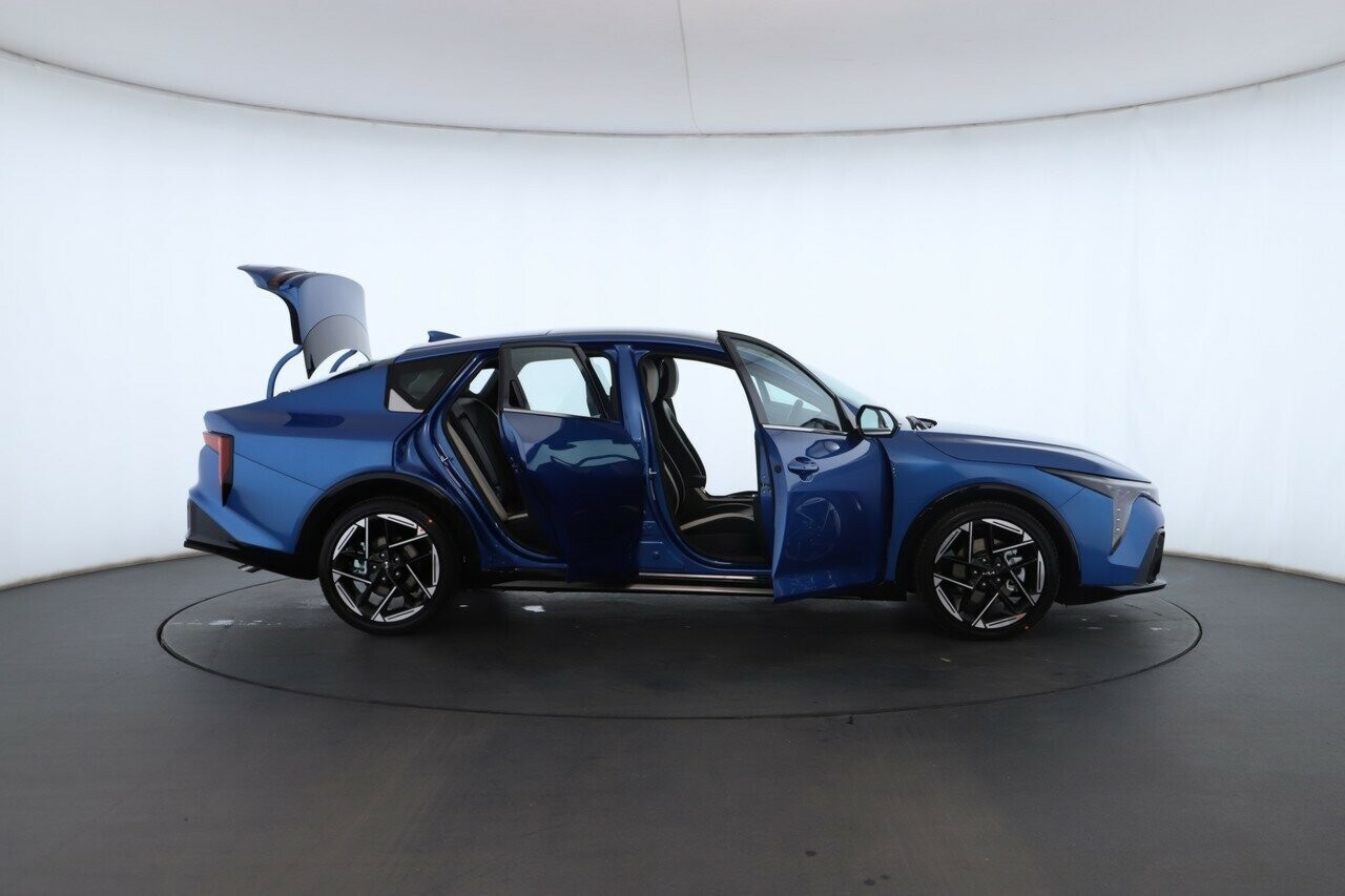 Kia K4 image 2