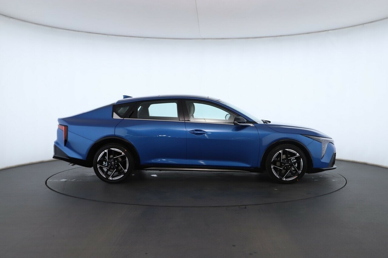 Kia K4 image 3